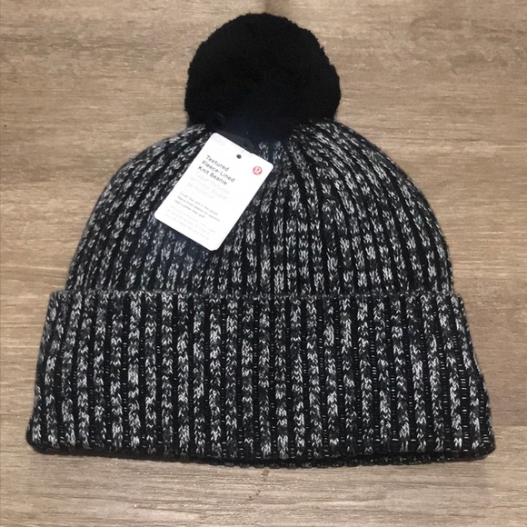 NWT lululemon Textured fleece lined knit beanie Pom Pom - Picture 1 of 5